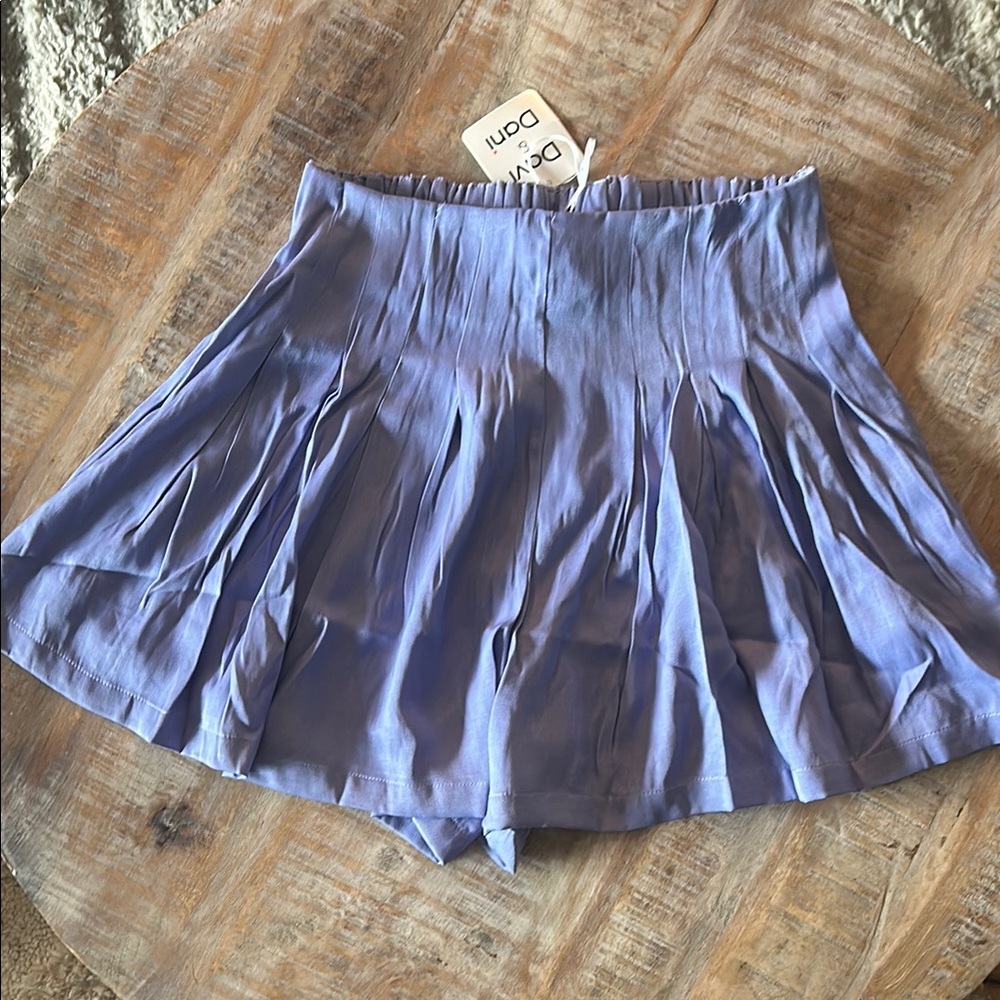 Davi & Dani  Light Purple Pleated high waisted shorts NWT